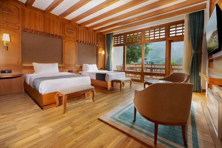Room 3 of 8