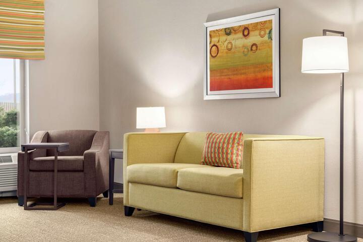 2 Queen Beds (7 of 7)