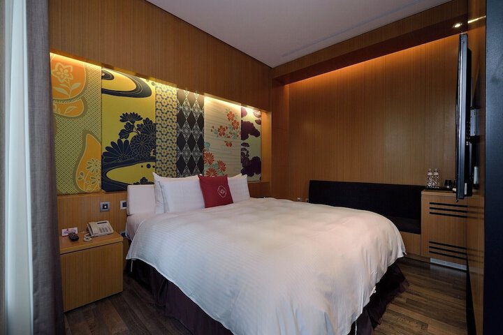 Room 11 of 40