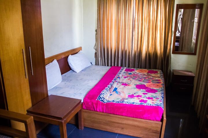 Room 8 of 29