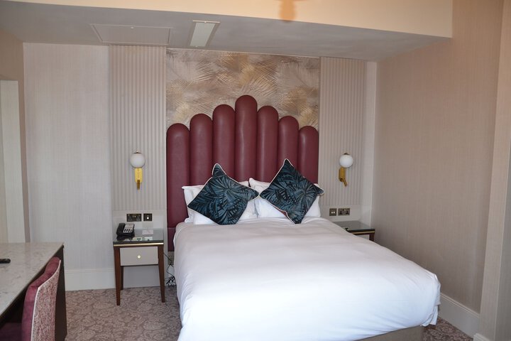 Room 5 of 192