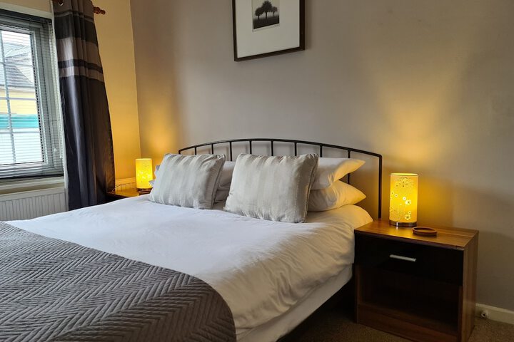 Room 2 of 38