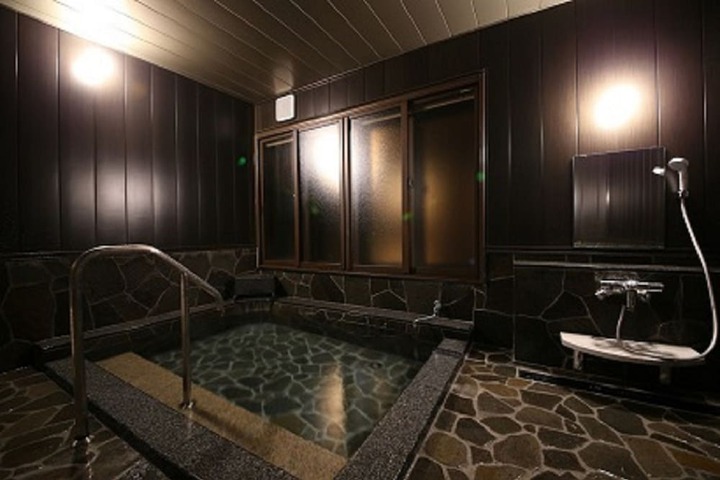 Room 12 of 38