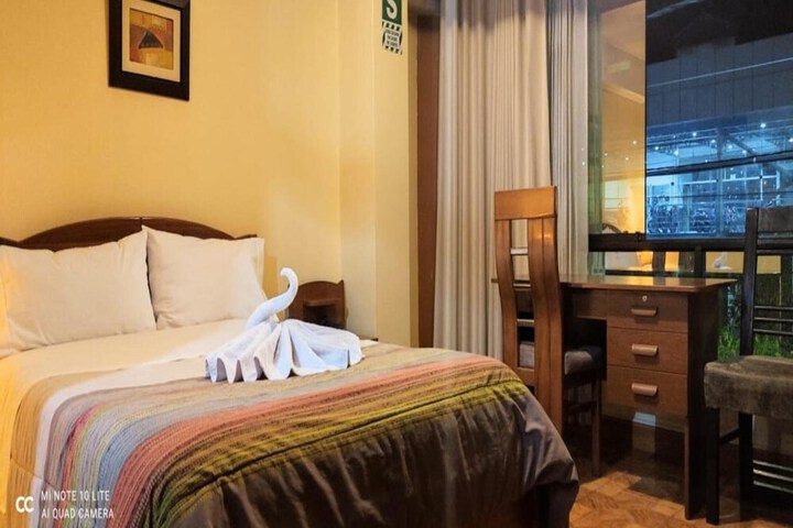 Room 11 of 28