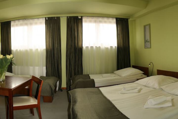 Room 7 of 25