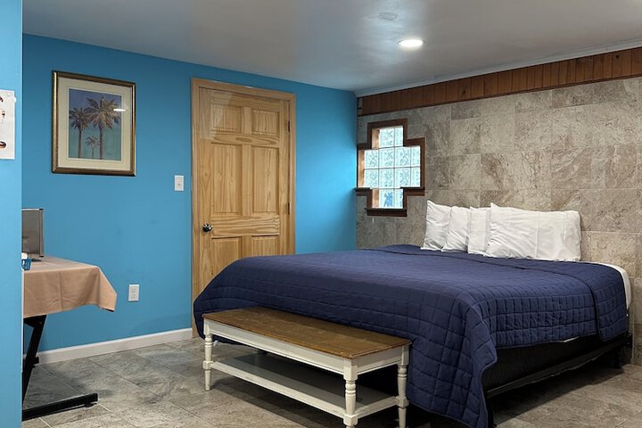 Room 10 of 22