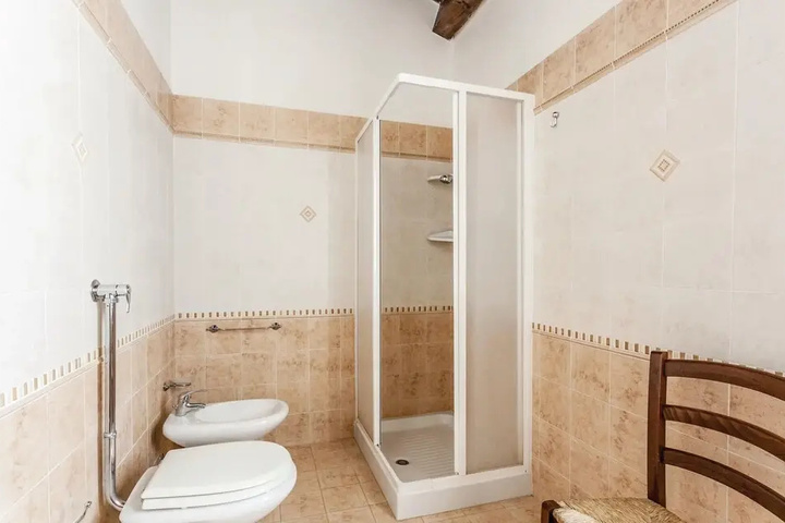 Room 9 of 21