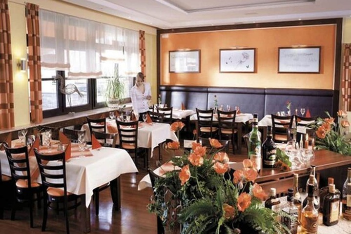 Dining Photos