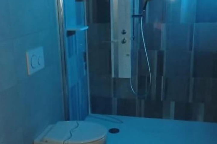 Room 6 of 14