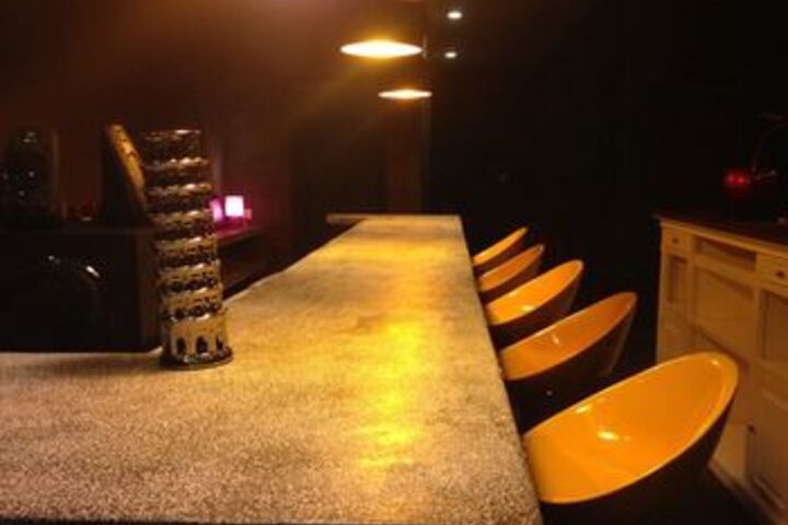 Lounge 94 of 142