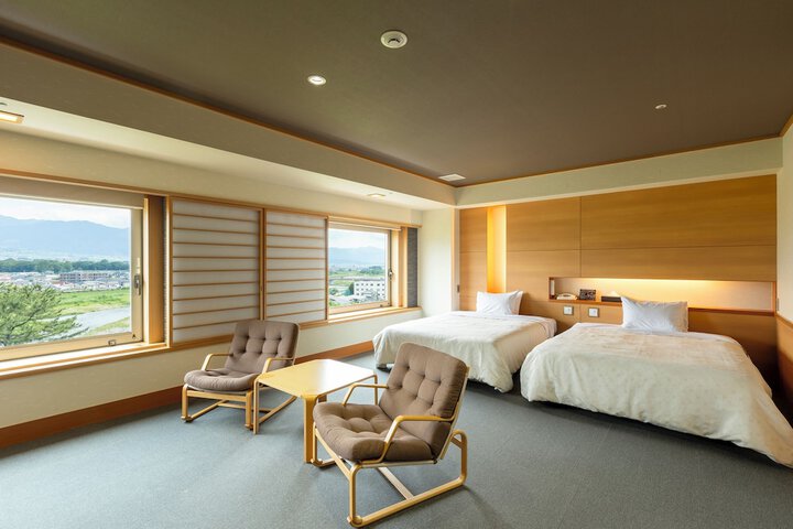 Room 12 of 27