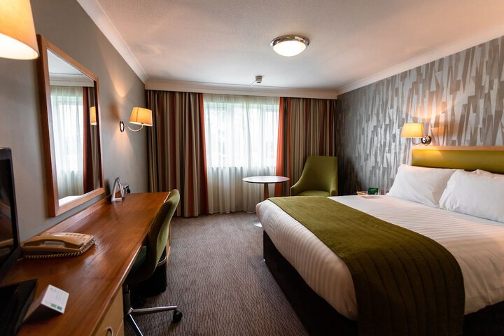Room 16 of 130