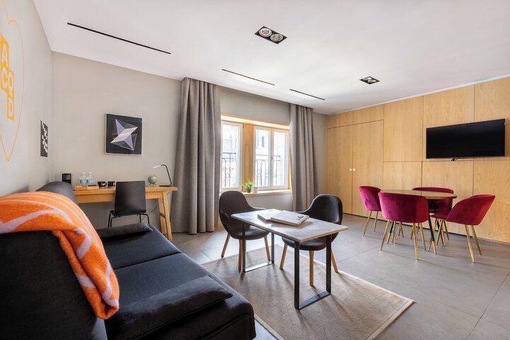 Room 43 of 68
