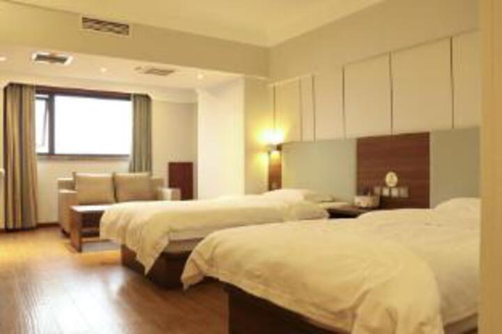 Room 5 of 7