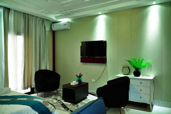 Room 18 of 29