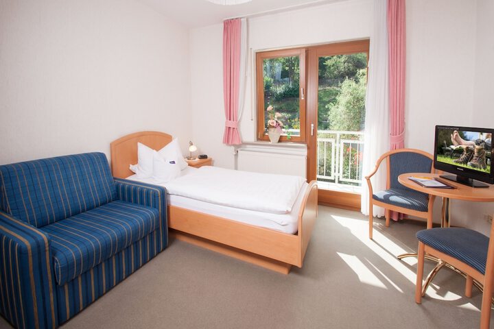 Room 4 of 41