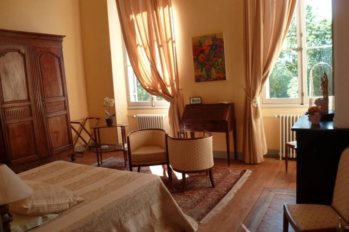 Room 4 of 15