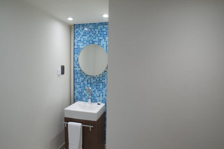 Room 53 of 123