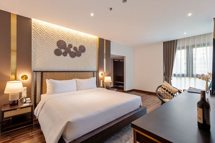 Room 13 of 86