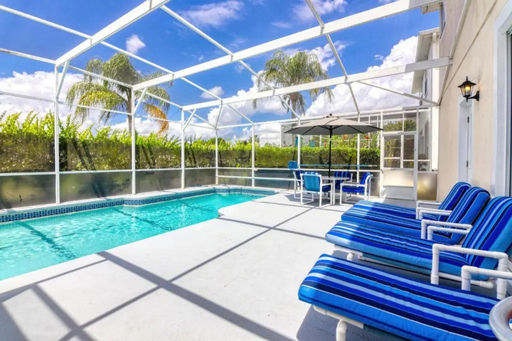 Pool 2 of 6