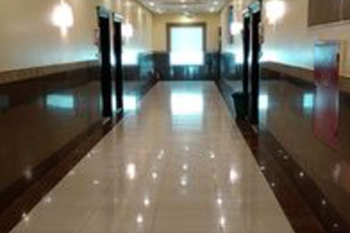 Ballroom/Hall 18 of 39