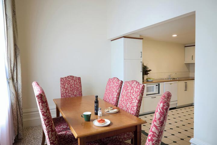 Dining Photos