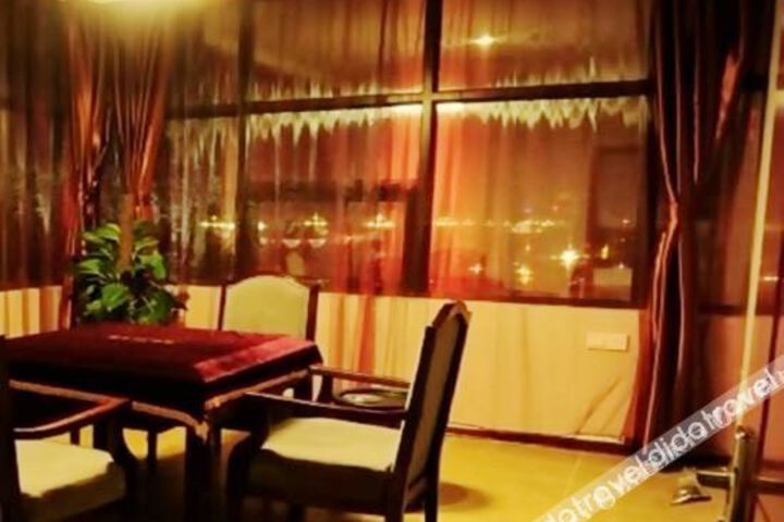 Weinan Week Eight Hotel