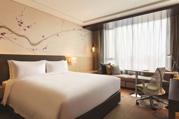 Room 5 of 44