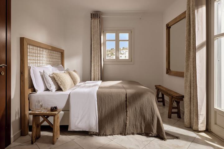 Room 65 of 190