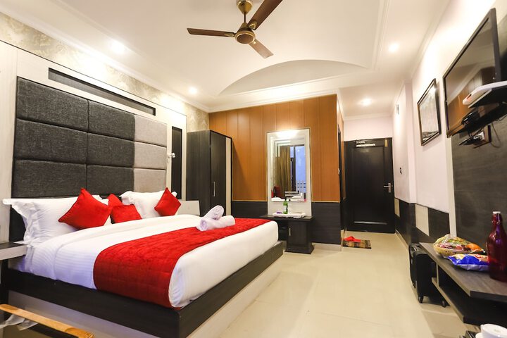 Room 5 of 65