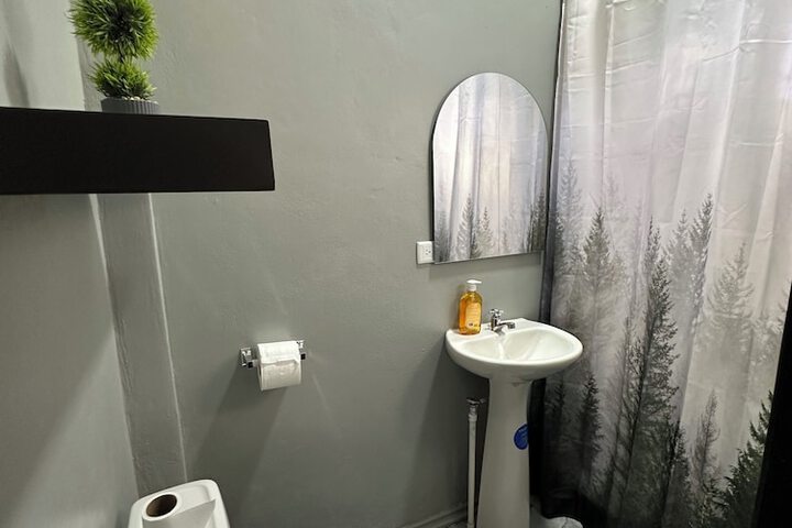 Room 14 of 16