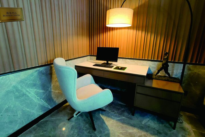 Business Center 83 of 84