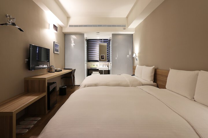 Room 19 of 53