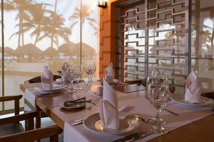 Dining 136 of 218