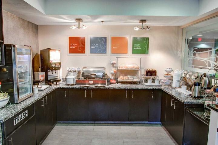 Breakfast area