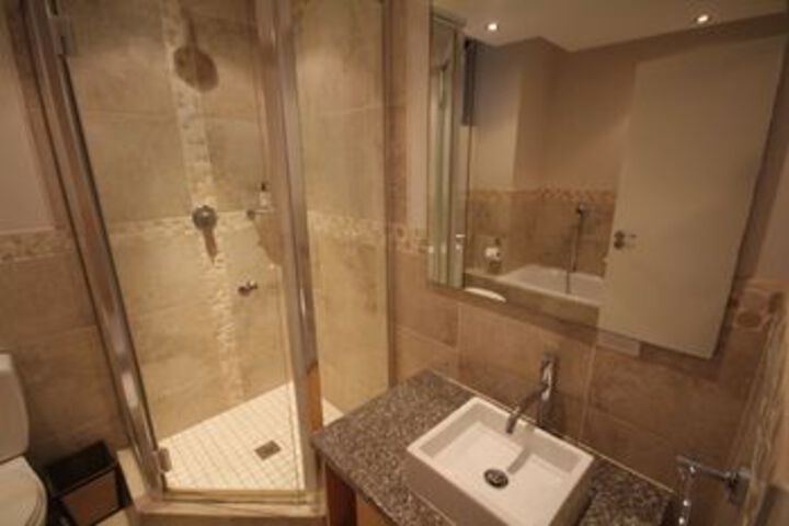 Room 8 of 27
