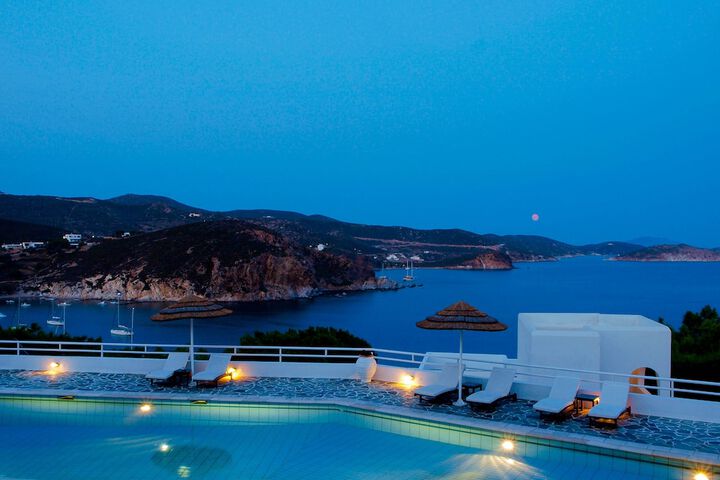 Hotel with Pool
