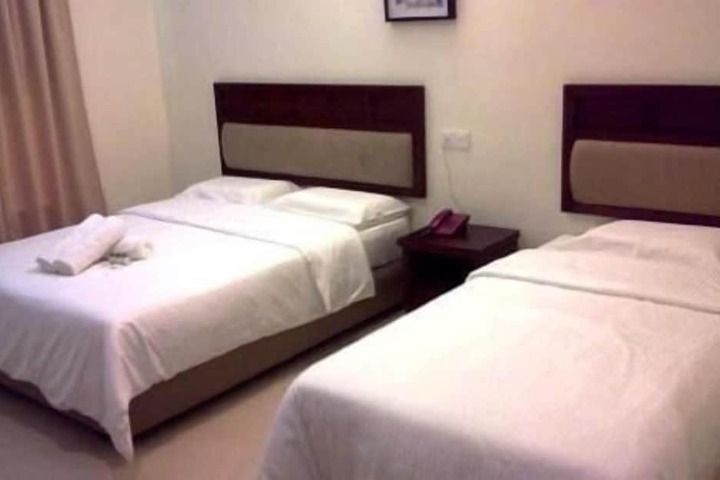 Room 8 of 38