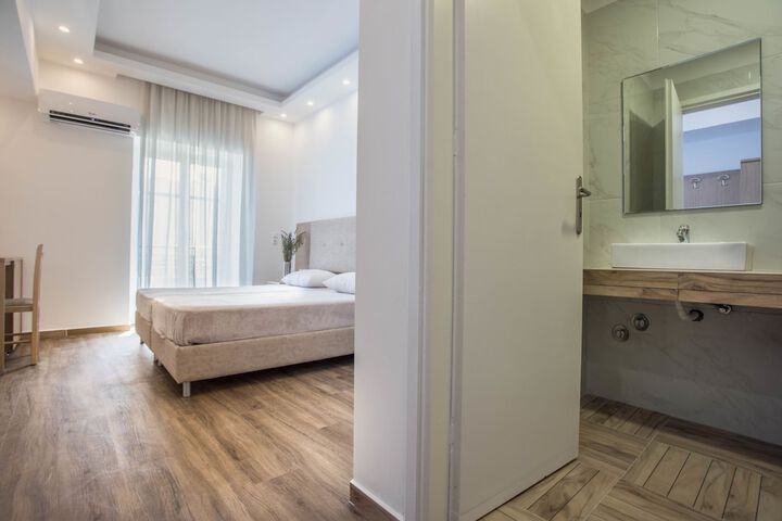 Room 34 of 69