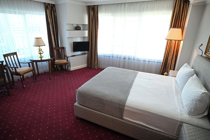 Room 23 of 84