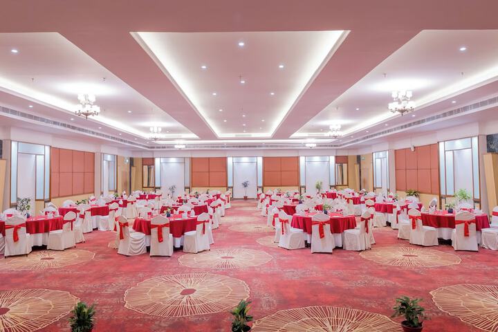 Ballroom/Hall 50 of 72