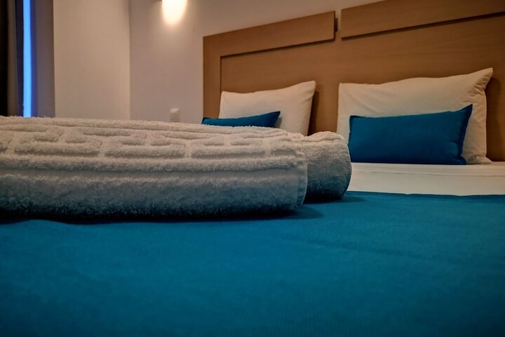 Room 15 of 52
