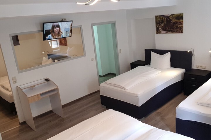 Room 48 of 97