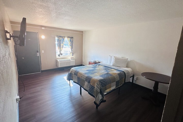 Room 3 of 11