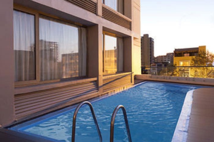 Hotel with Pool