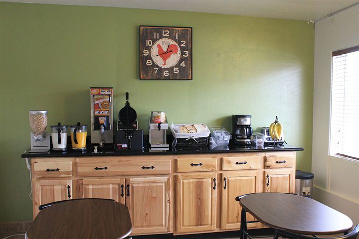 Breakfast/Coffee Service 30 of 38