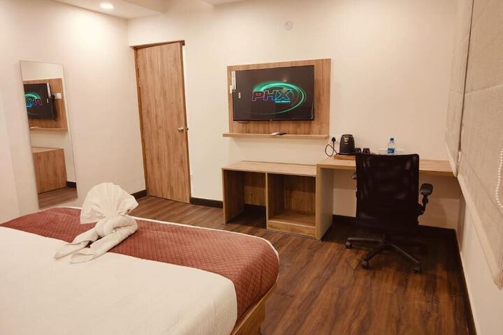 Room 3 of 32