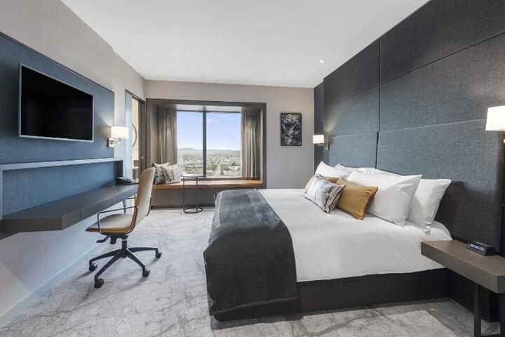 Room 4 of 4