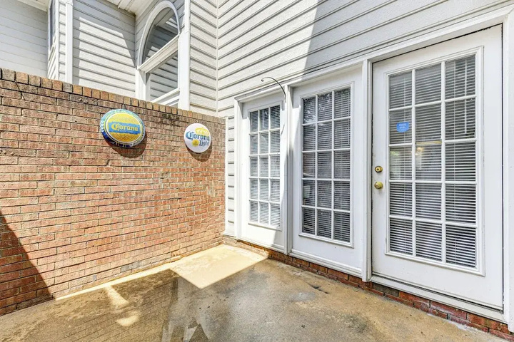 Image of Charlotte Townhome w / Hot Tub: 9 Mi to Uptown!