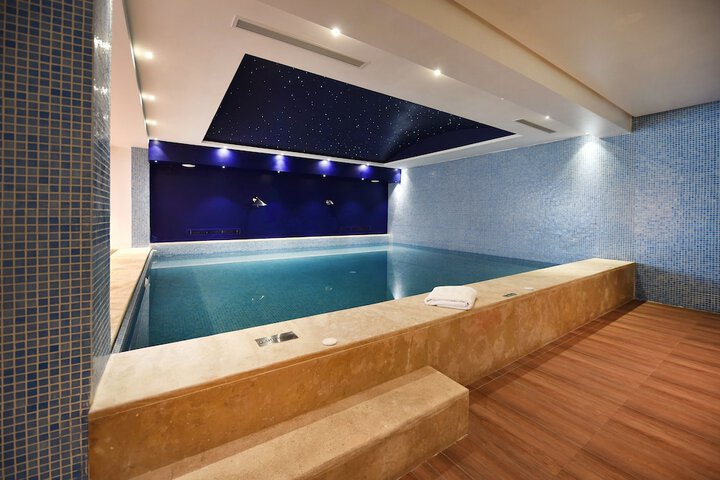 Pool 31 of 37